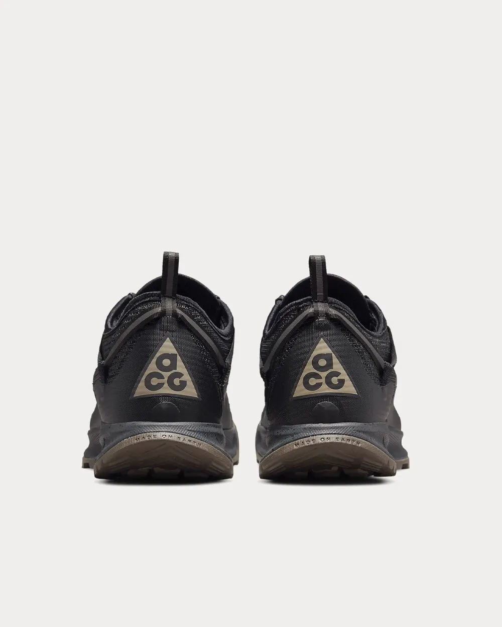 ACG Air Nasu 2 Black / Anthracite / Black Low Top Sneakers