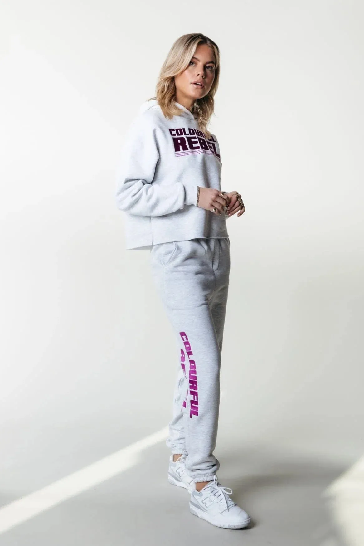 Bold embro logo clean hoodie
