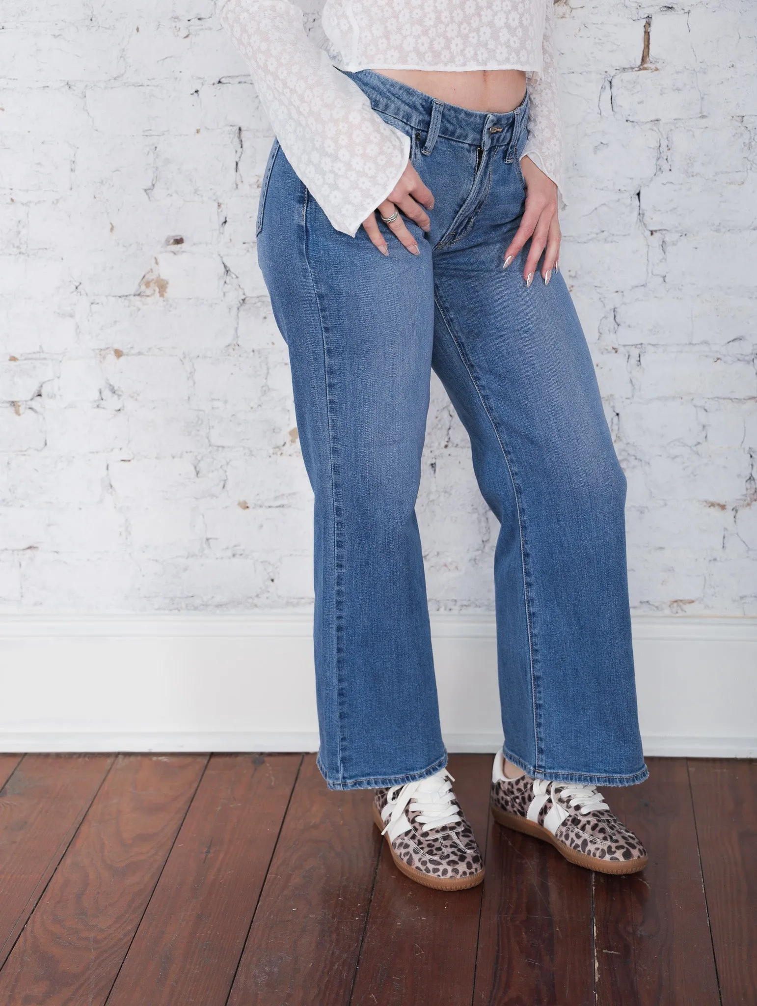 Coastal Cropped Wide Leg Jeans