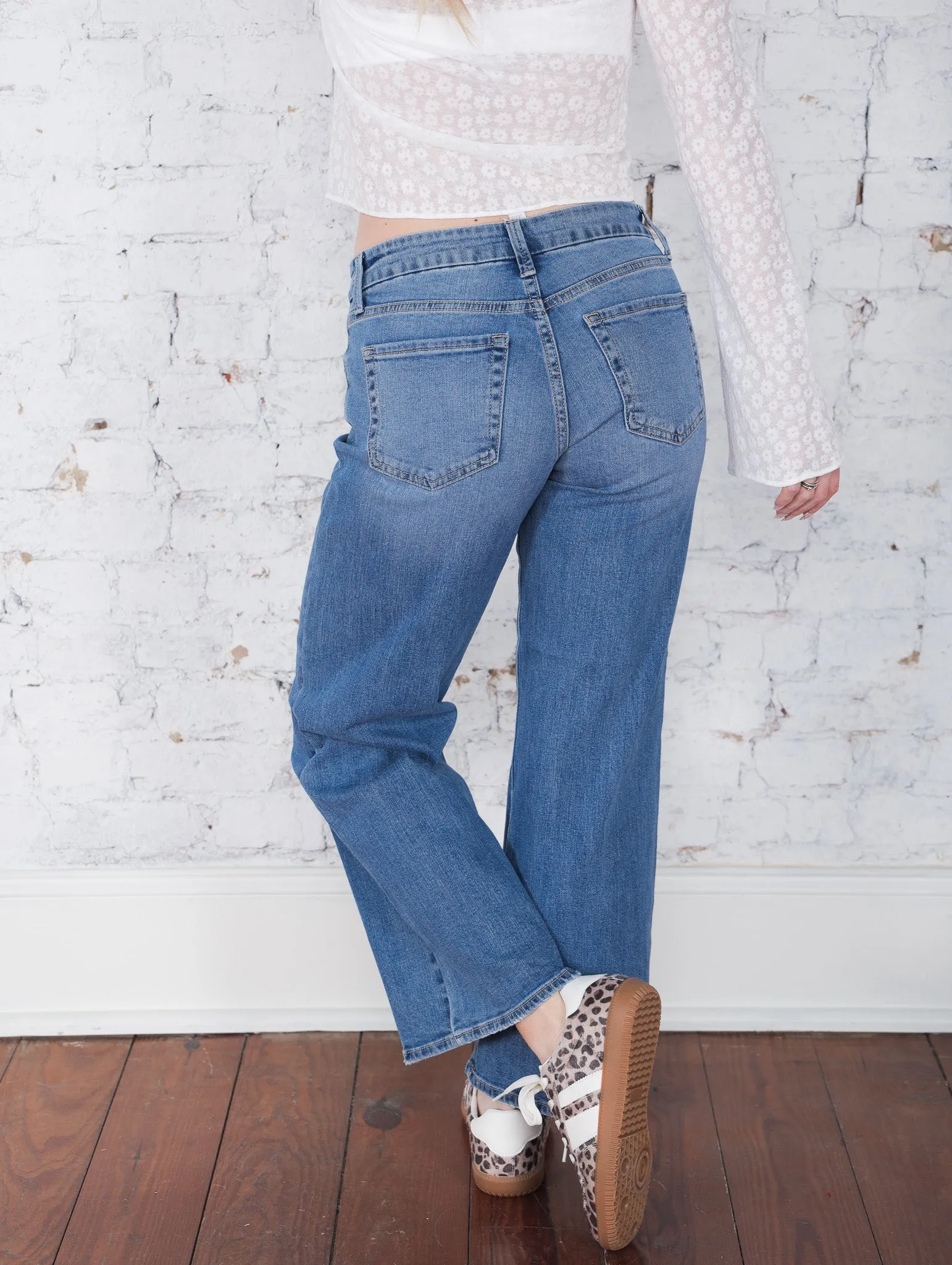 Coastal Cropped Wide Leg Jeans