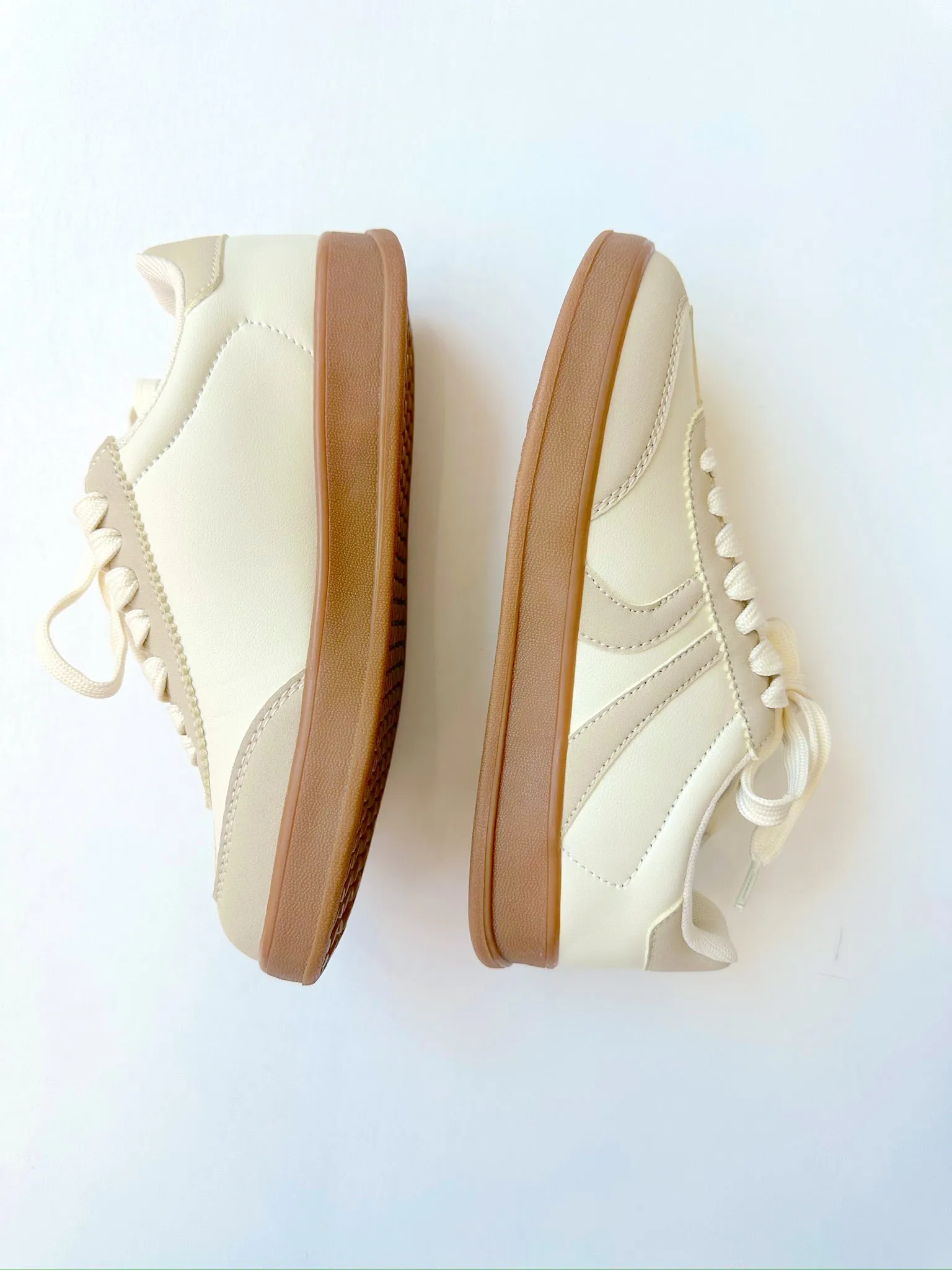 Emily Beige Sneaker