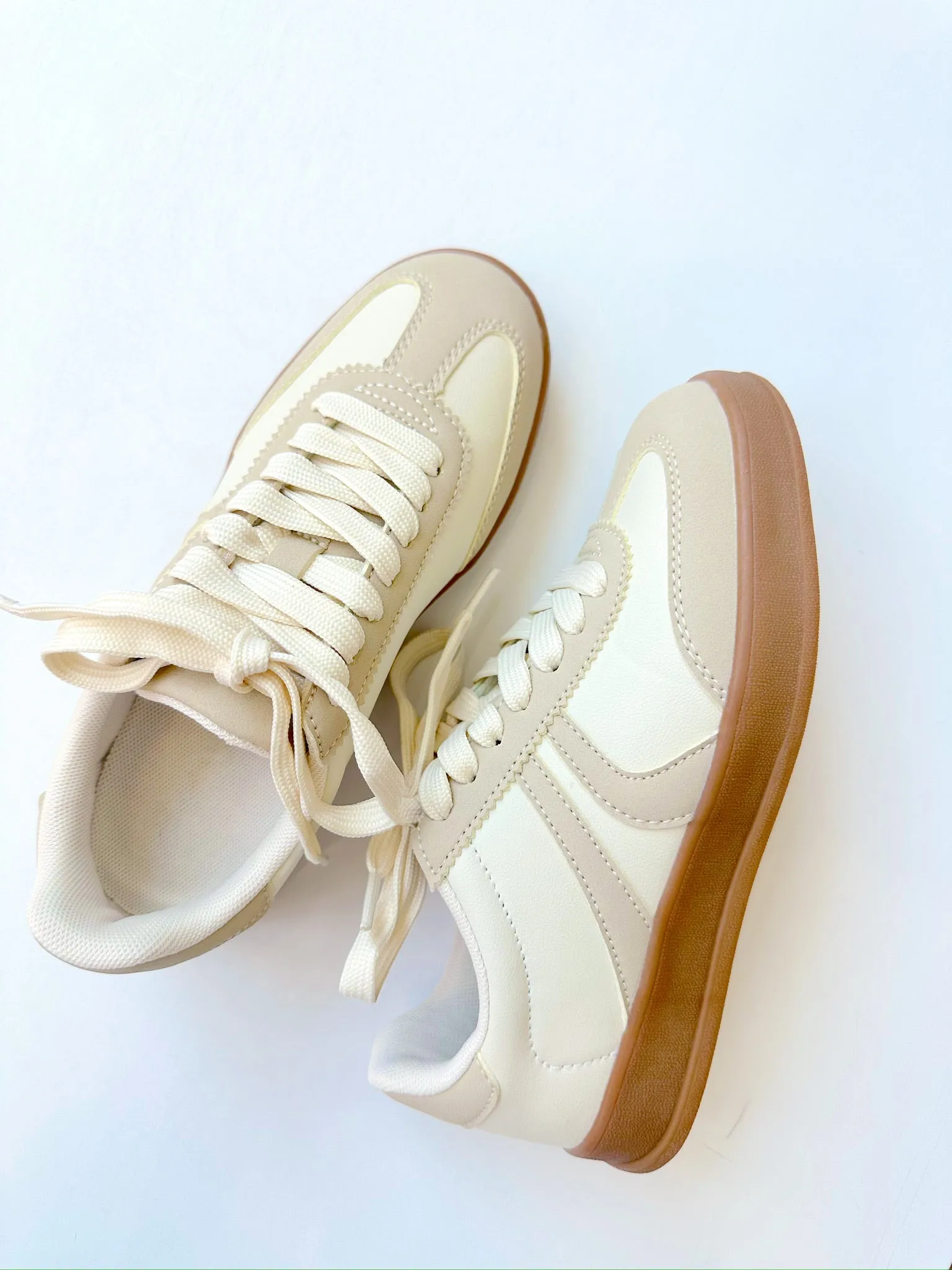Emily Beige Sneaker