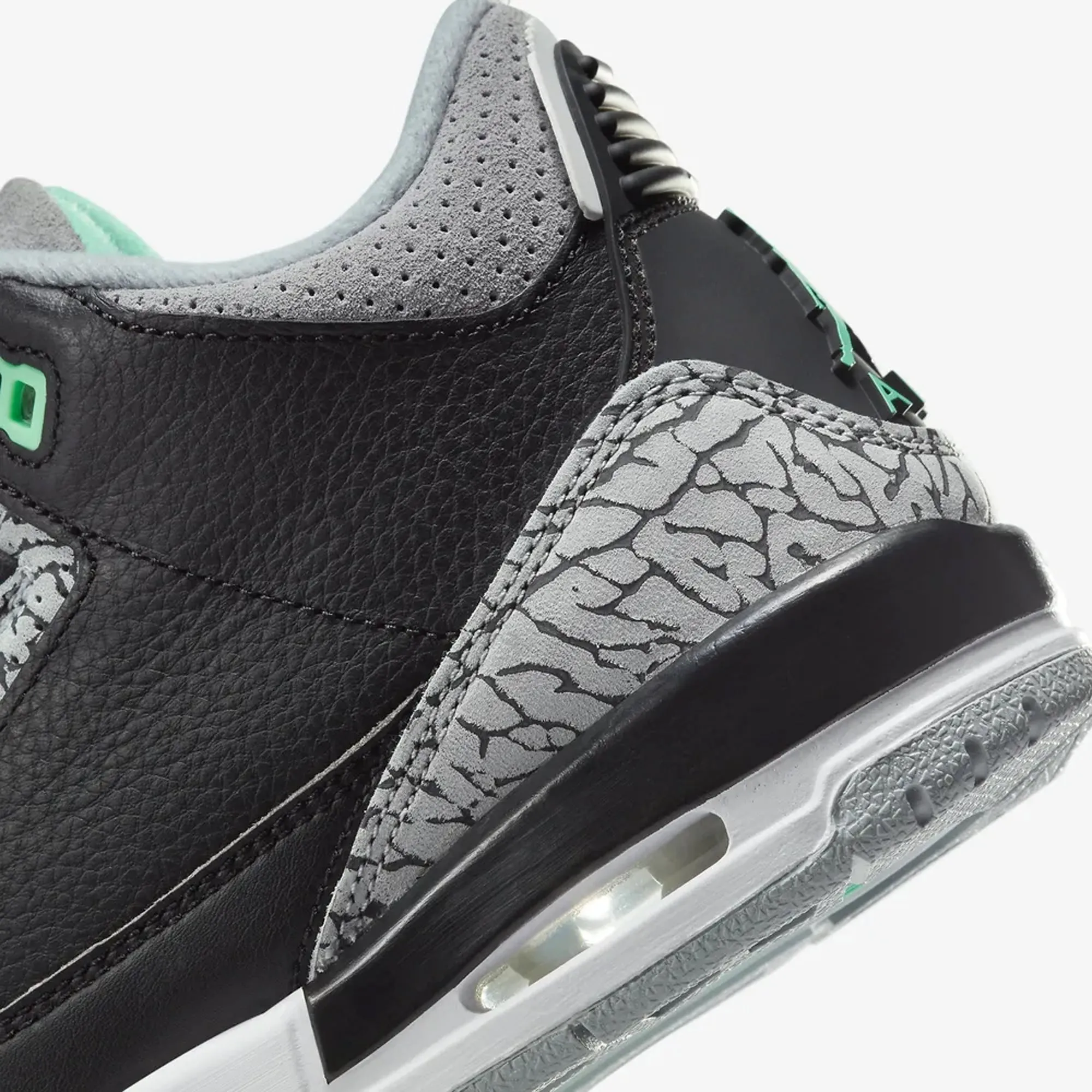 Jordan | AIR JORDAN 3 RETRO { GREEN GLOW