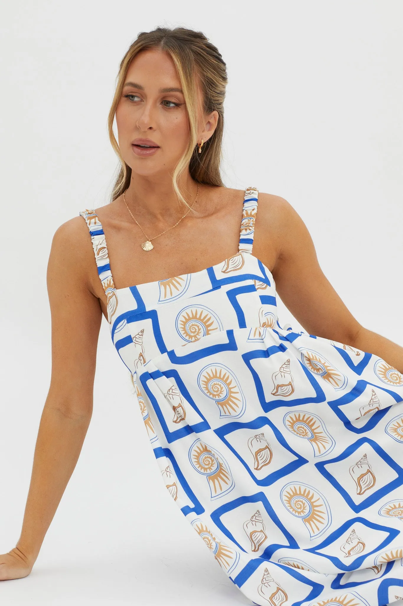 LOST IN LUNAR Katie Maxi Dress Shell Print