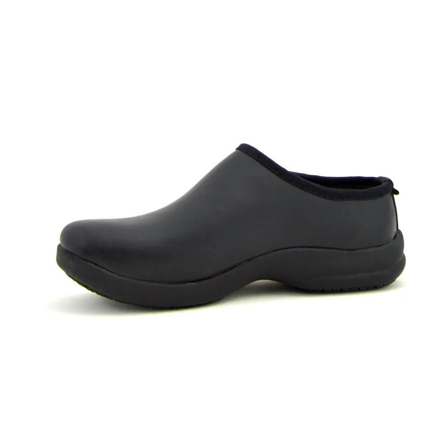 Oliver Solid Black Clog