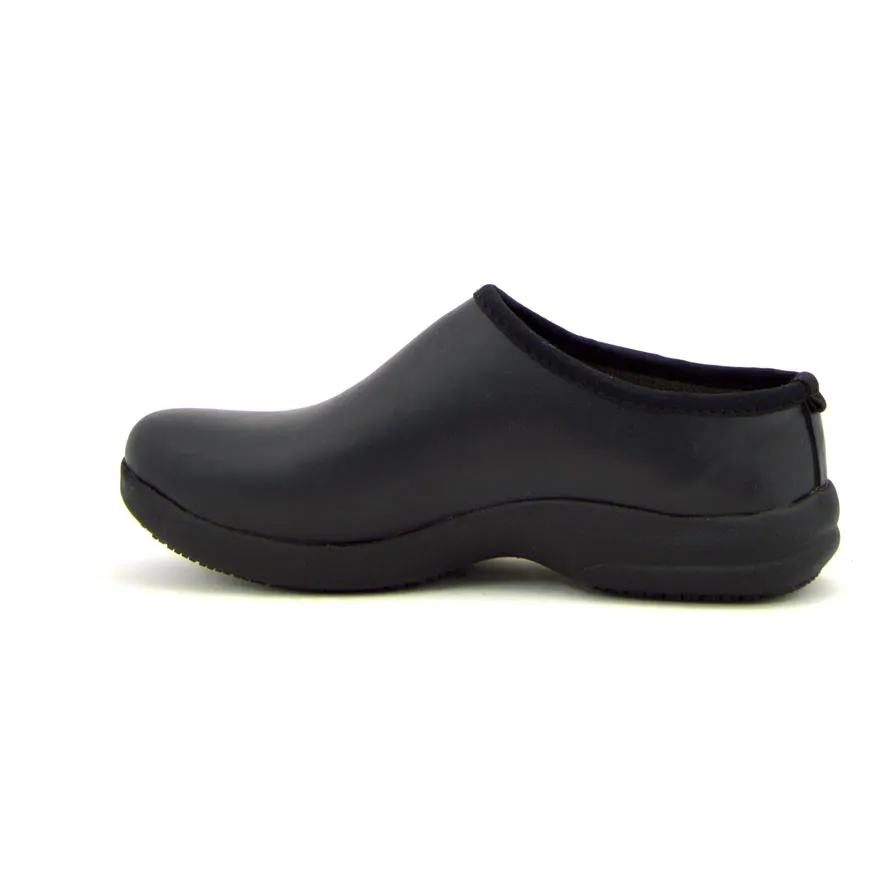 Oliver Solid Black Clog