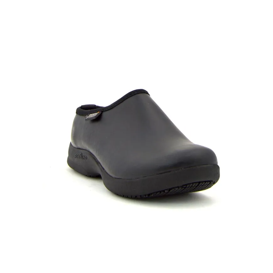 Oliver Solid Black Clog