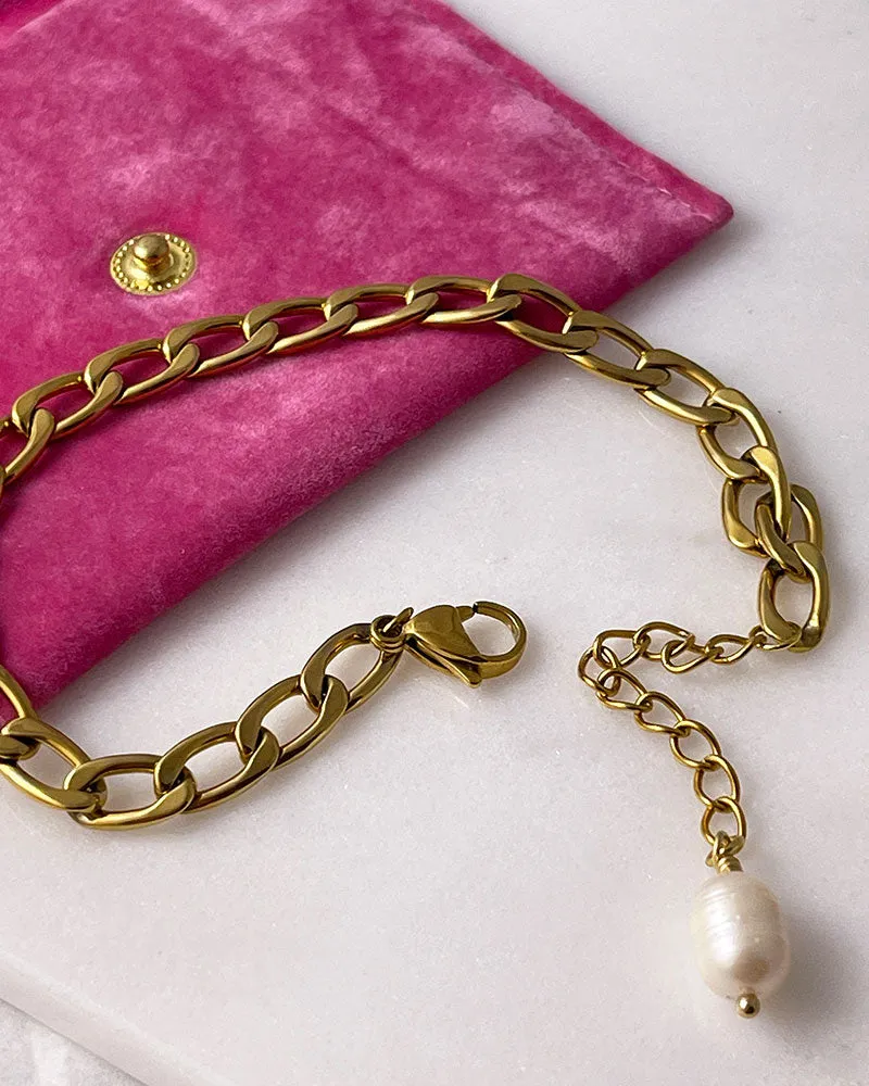 PEARL CURB CHAIN ANKLET IN GOLD