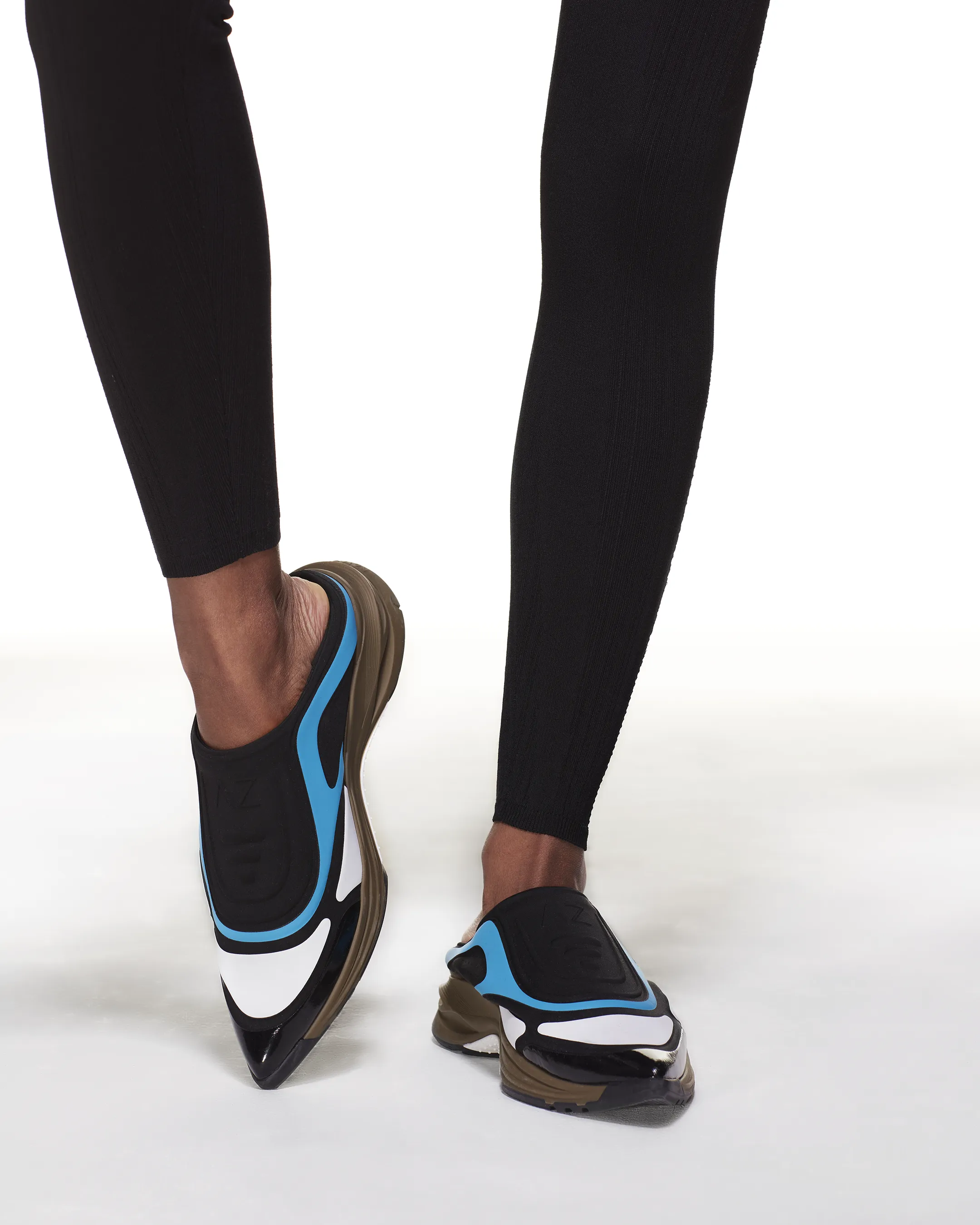 POINTY SNEAKS SLIP ON - BLACK / BLUE
