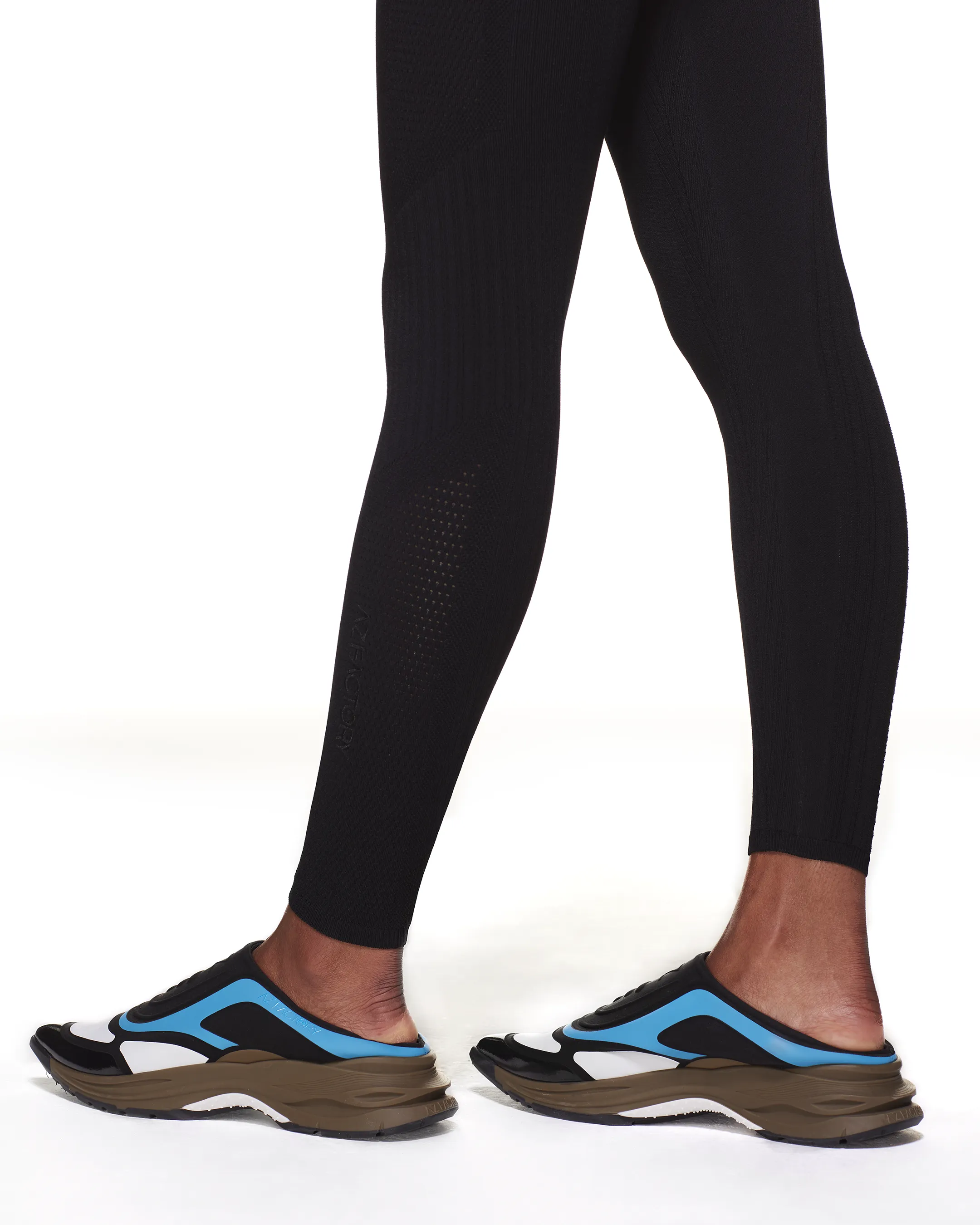 POINTY SNEAKS SLIP ON - BLACK / BLUE