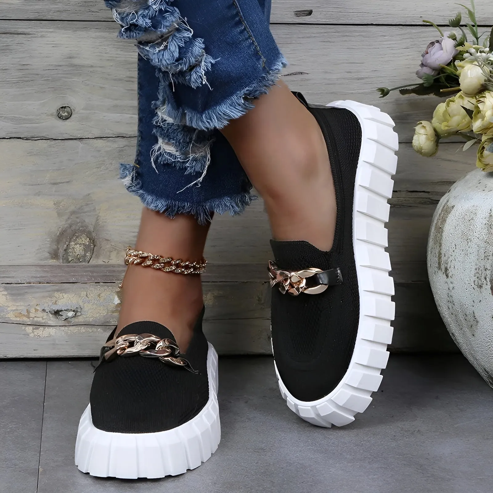Shia | Dames Slip-ons met Gouden Ketting