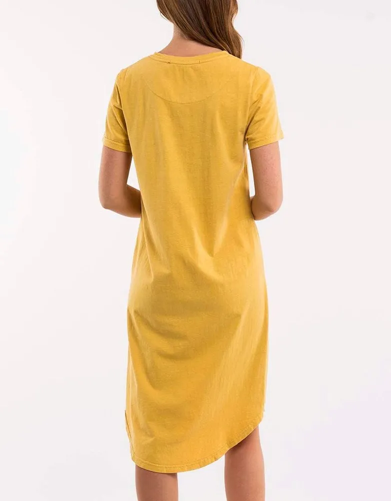 Silent Theory Twisted Tee Dress Mustard
