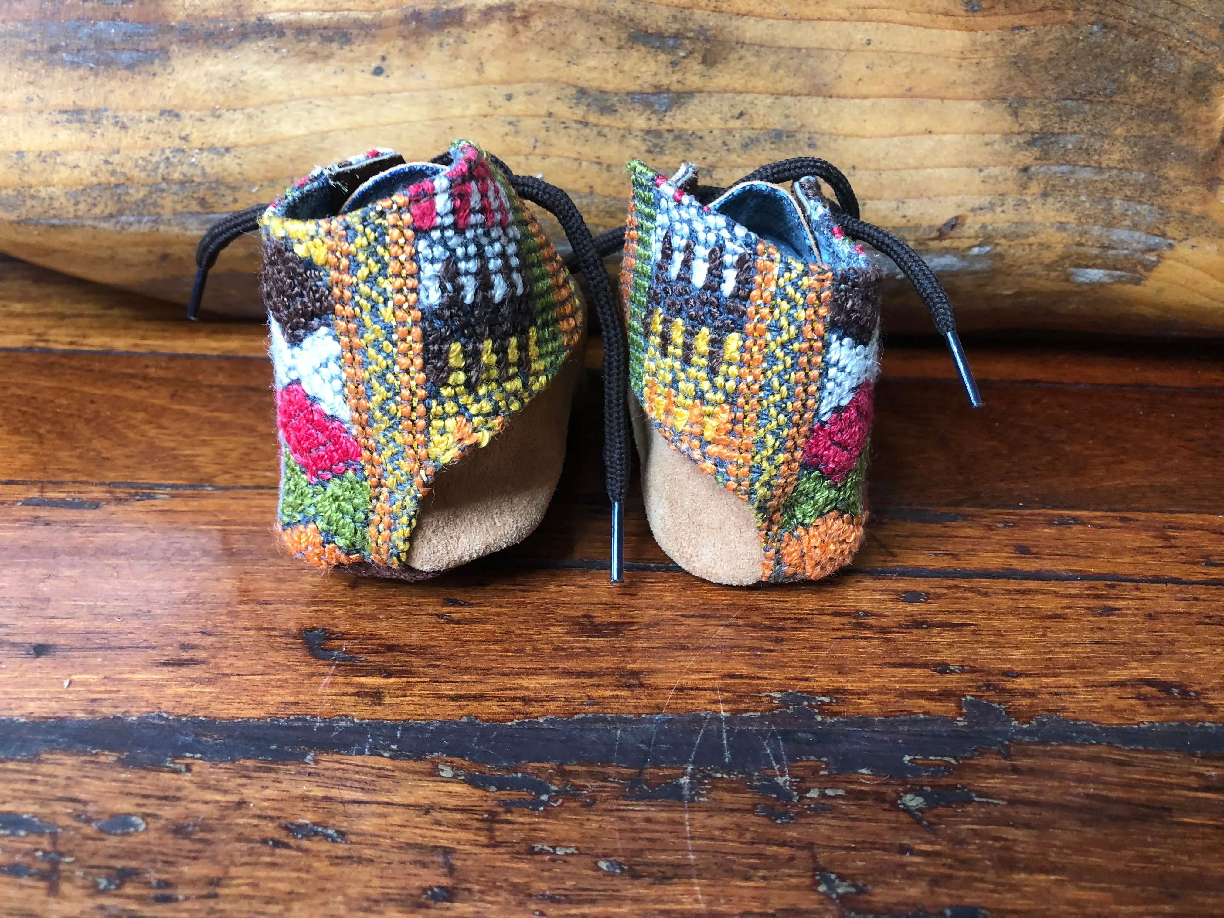 Size 21 Baby Moccasins - Fawn with Zigzag and Stripe