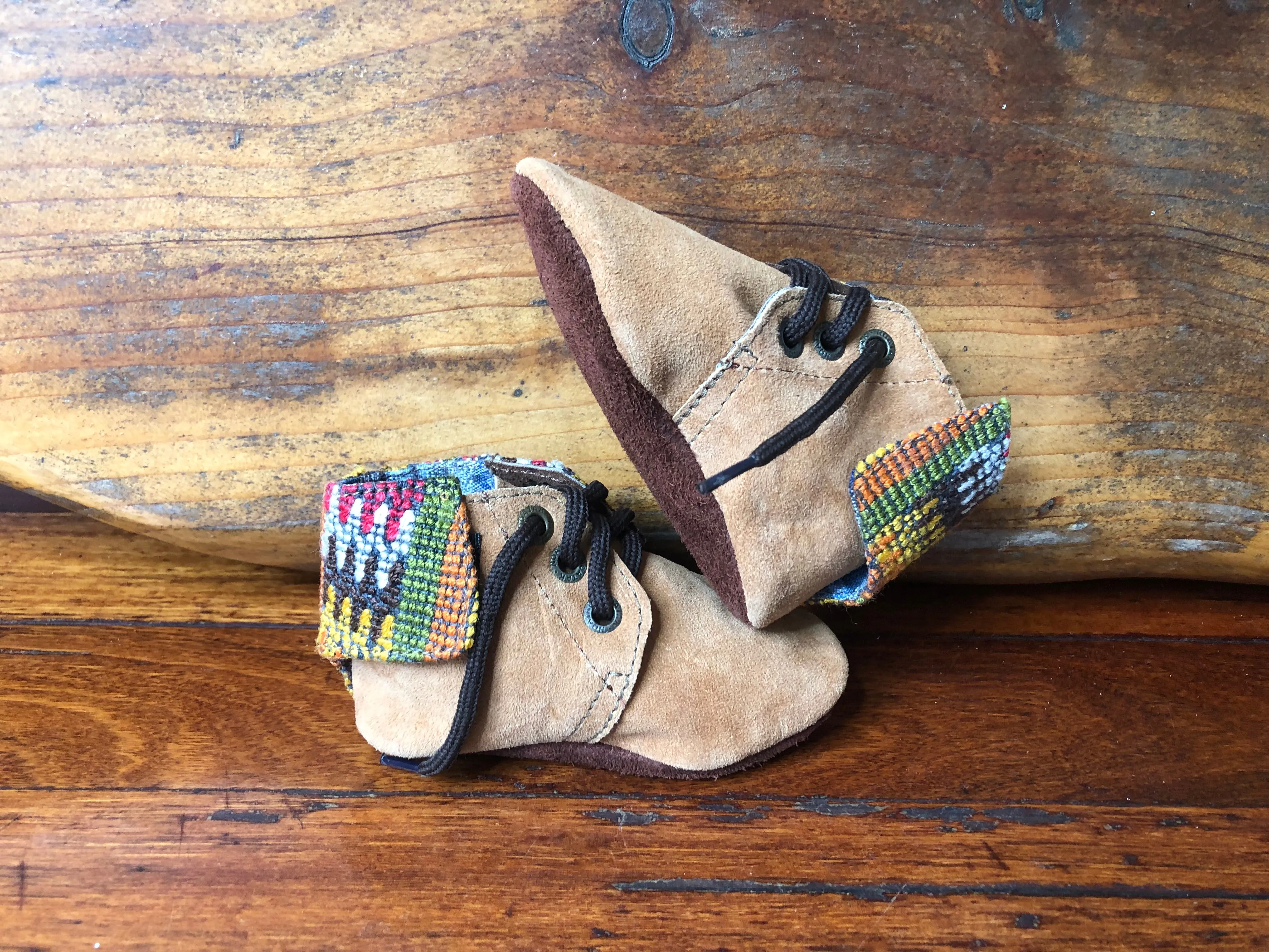 Size 21 Baby Moccasins - Fawn with Zigzag and Stripe