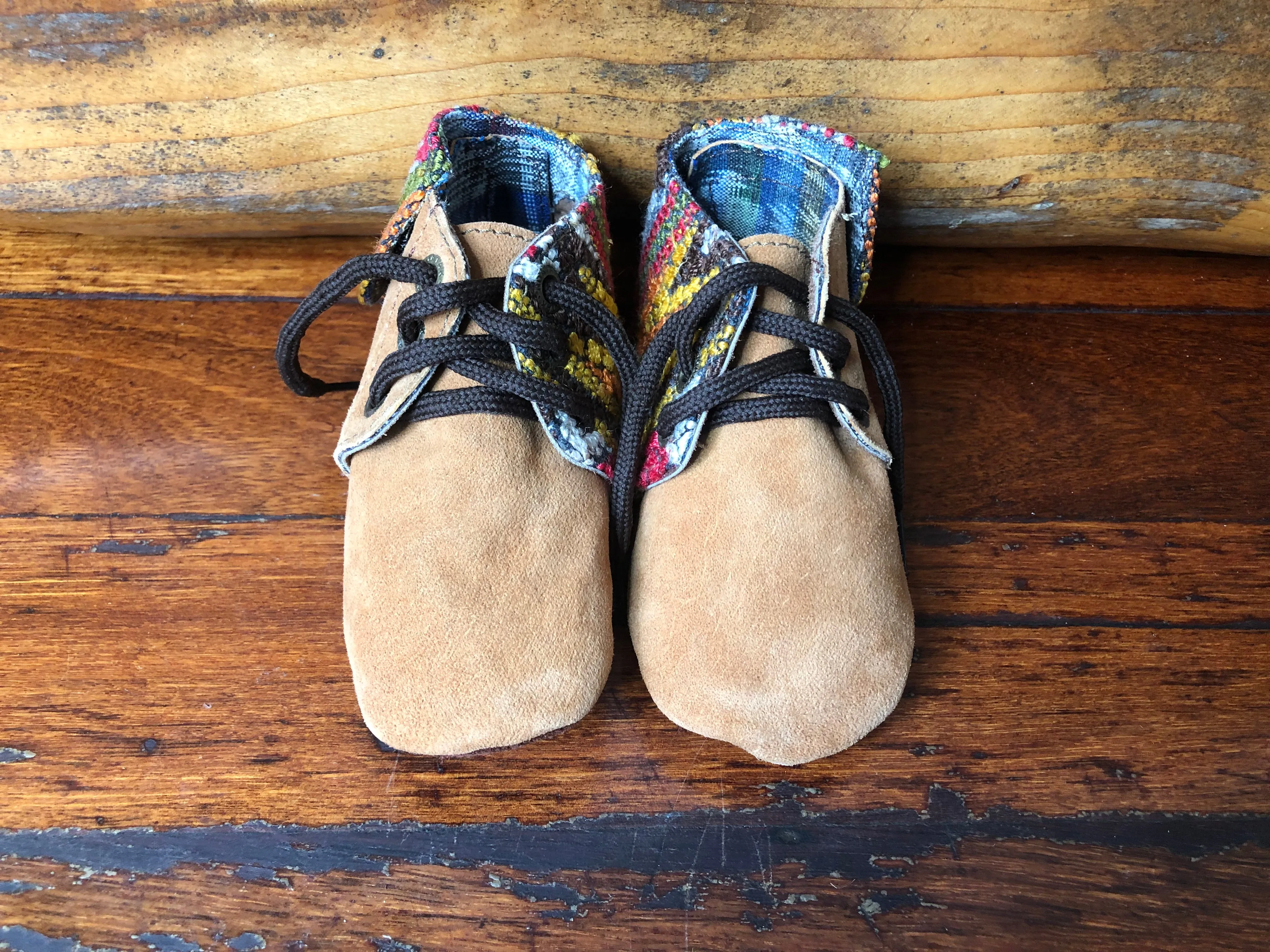 Size 21 Baby Moccasins - Fawn with Zigzag and Stripe